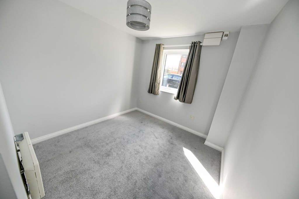 Additional image 5 of 1 bed flat for saleMeon Close, Petersfield GU32