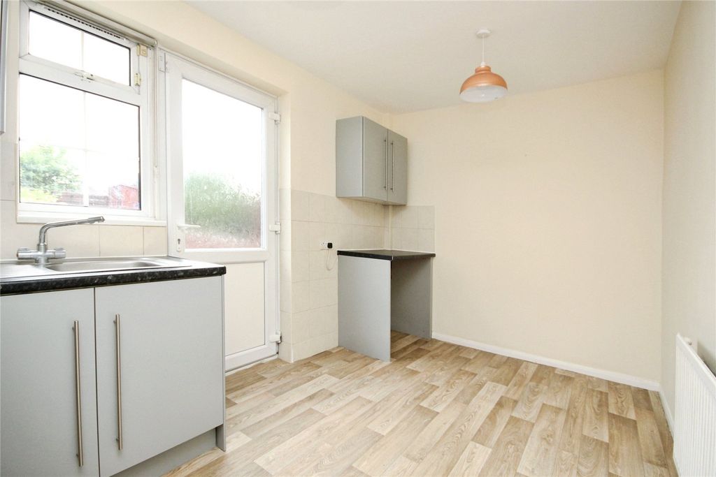 Property photo 3 of 8 Picture No. 05