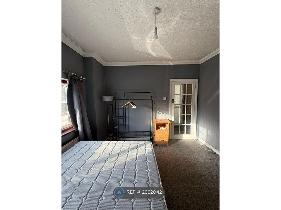 Property photo 1 of 8 Bedroom