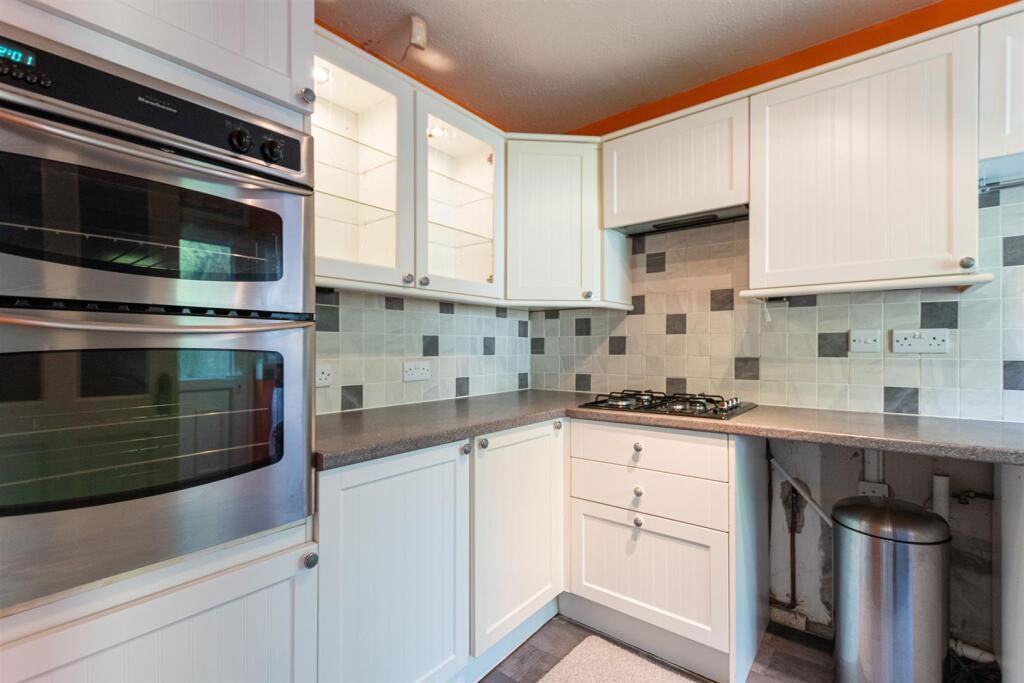 Property photo 3 of 27