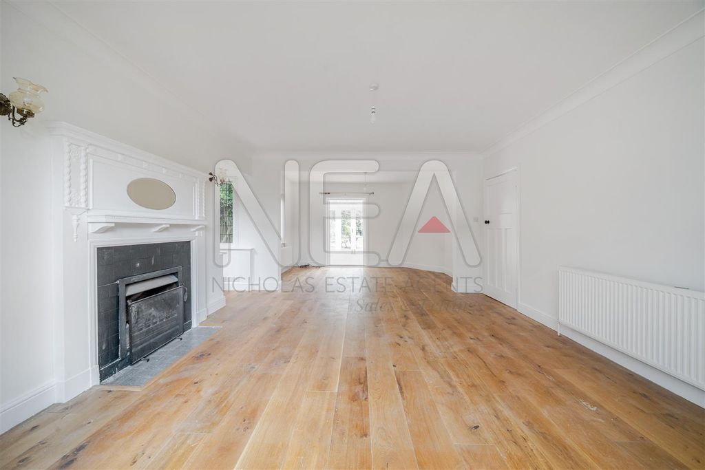 Property photo 3 of 34 Drawing Room