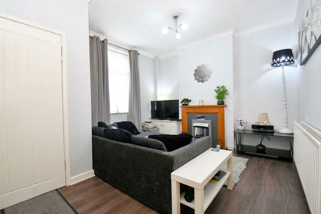 Property photo 3 of 17