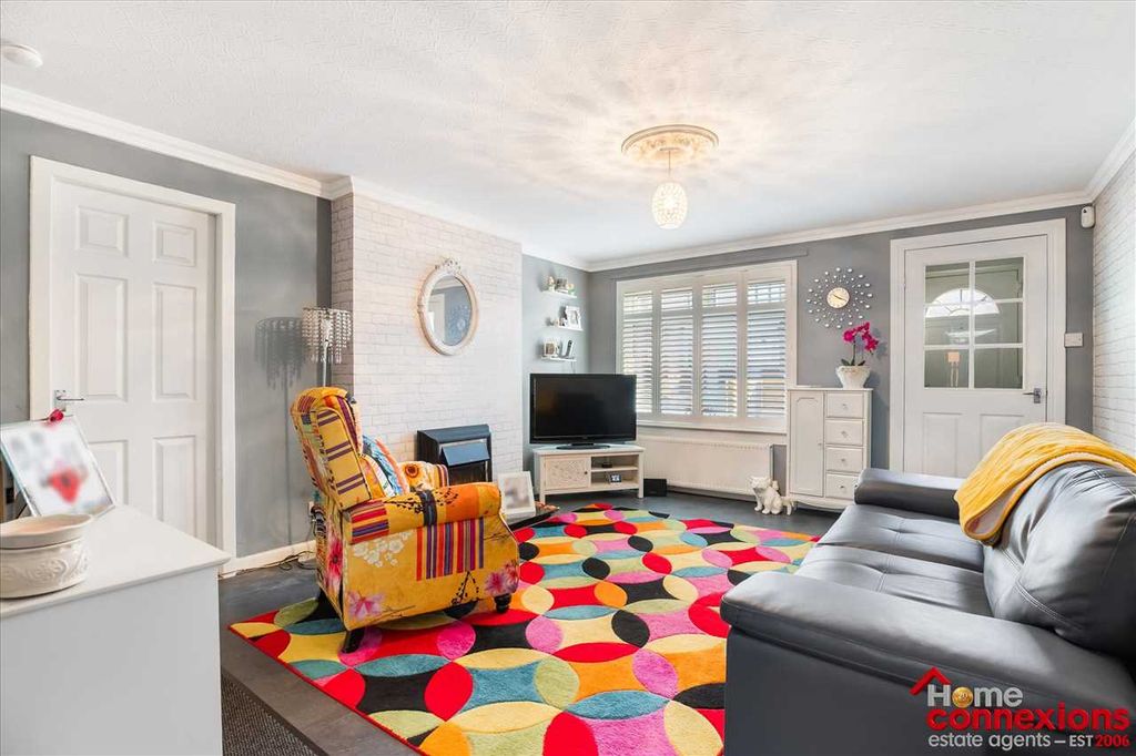 Property photo 2 of 18 Lounge