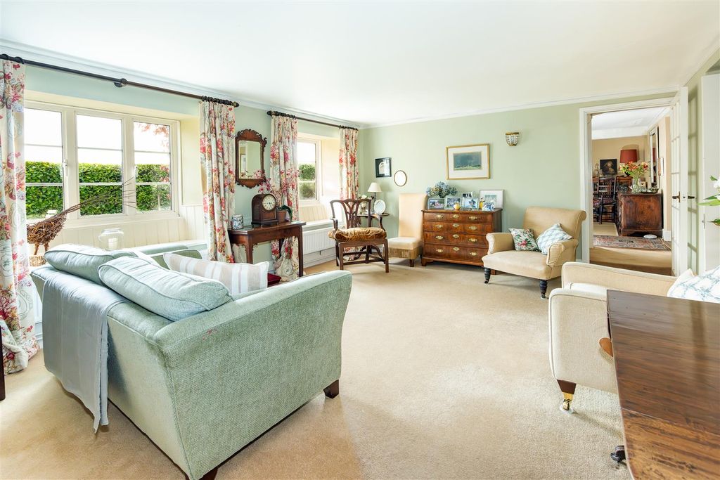 Property photo 2 of 18 Drawing Room