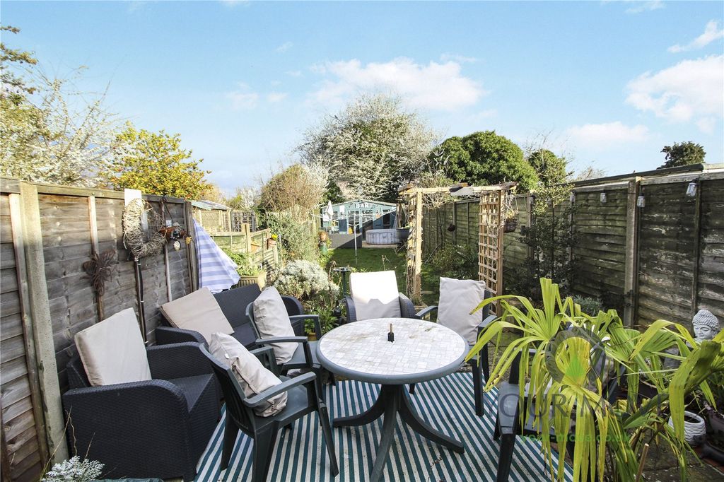 Property photo 3 of 17 Garden