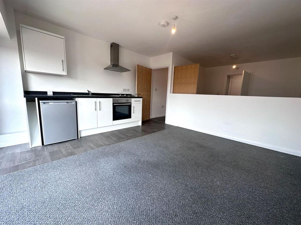 Property photo 3 of 9 Kitchen.Jpg