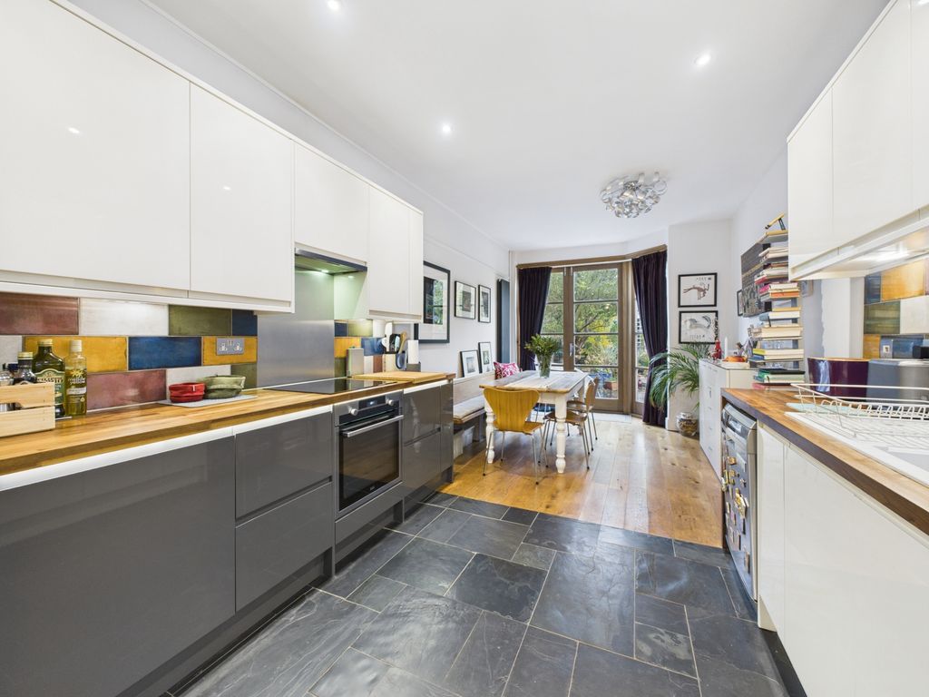 Property photo 2 of 17 Kitchen