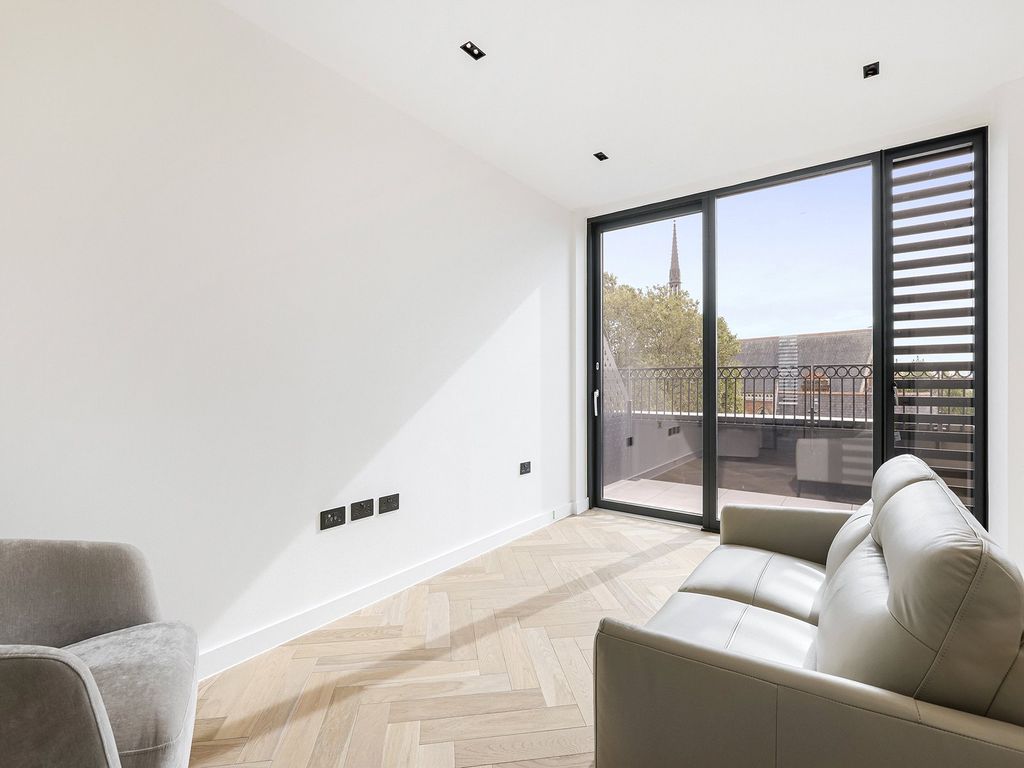 Property photo 3 of 23 Cluny Mews