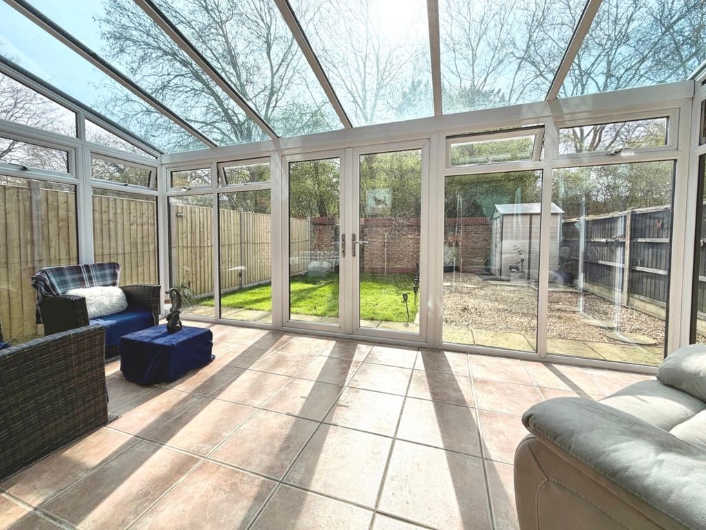 Property photo 3 of 27 Conservatory