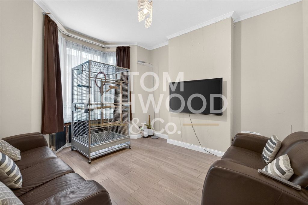 Property photo 3 of 17 Picture No. 14