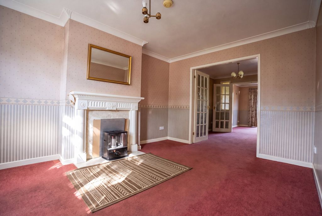 Property photo 3 of 28