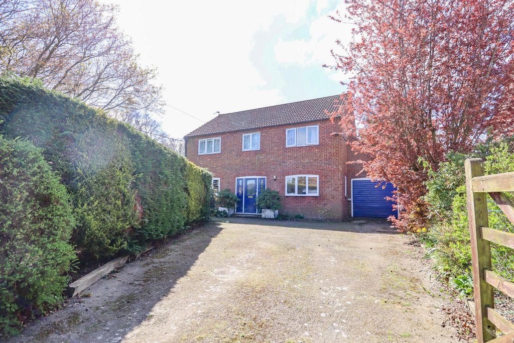 Property photo 2 of 26 4085475