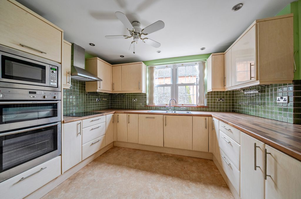 Property photo 1 of 18 1374134-13-6901F0...