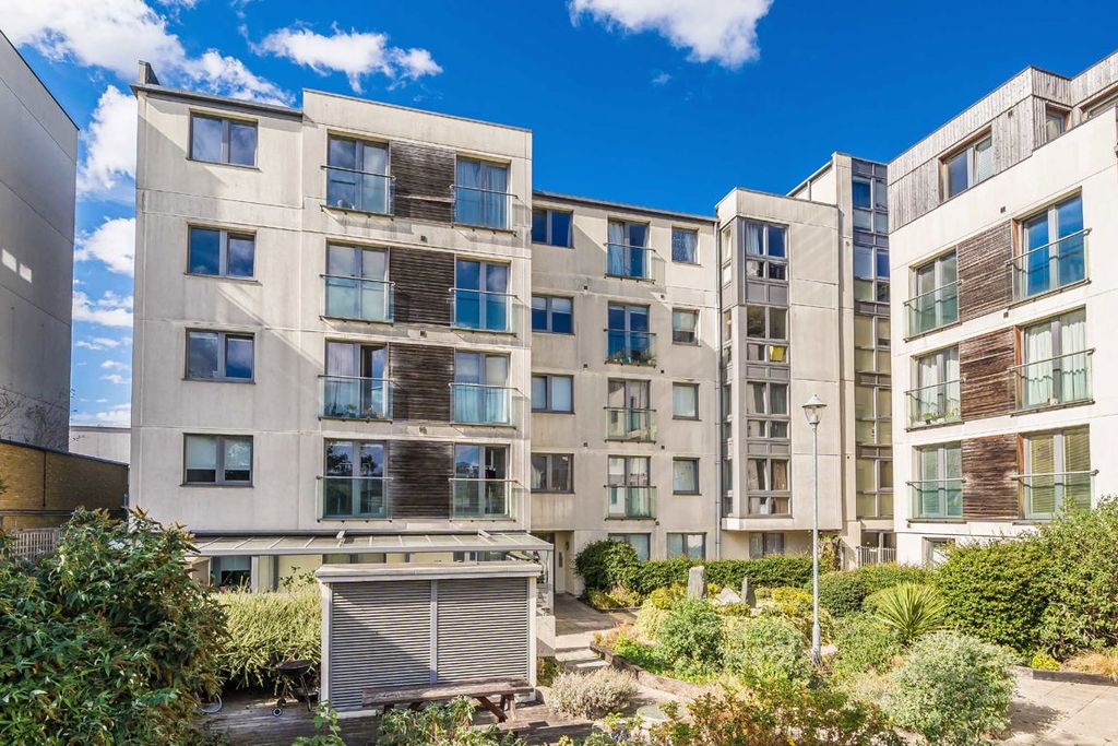 Property photo 1 of 5