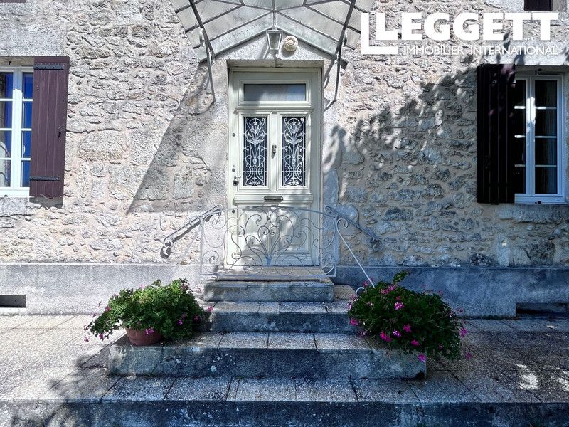 Property photo 2 of 10