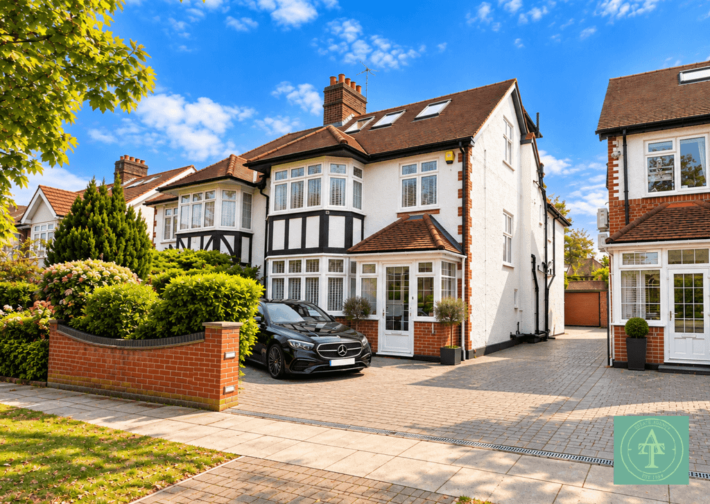 Property photo 1 of 32 5 Bedroom Semi Detached For Sale