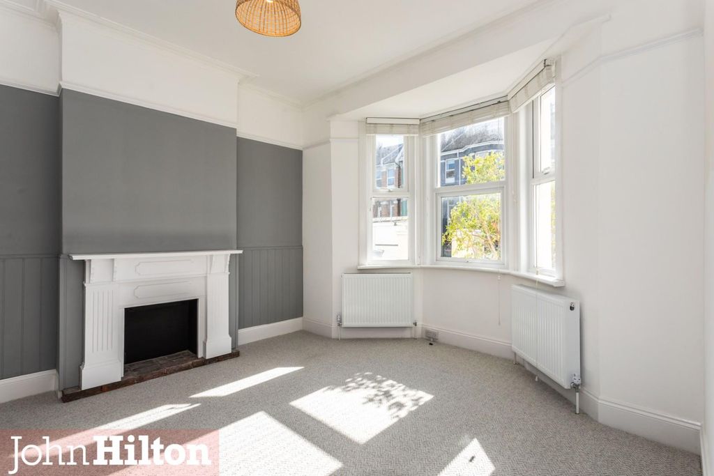 Property photo 3 of 24 Queens Park Road11.Jpg
