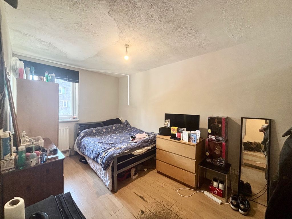 Property photo 3 of 6
