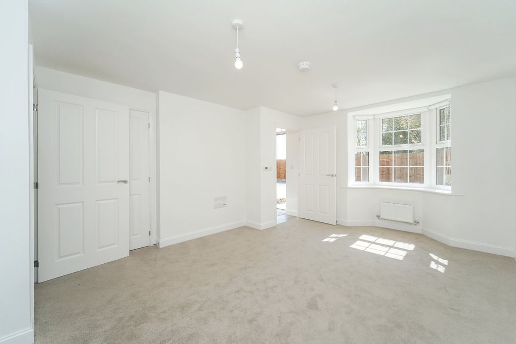 Property photo 3 of 17 Picture 3