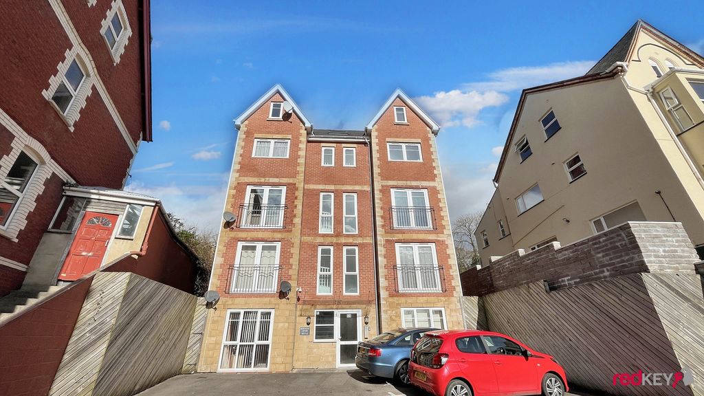 Property photo 1 of 6 External