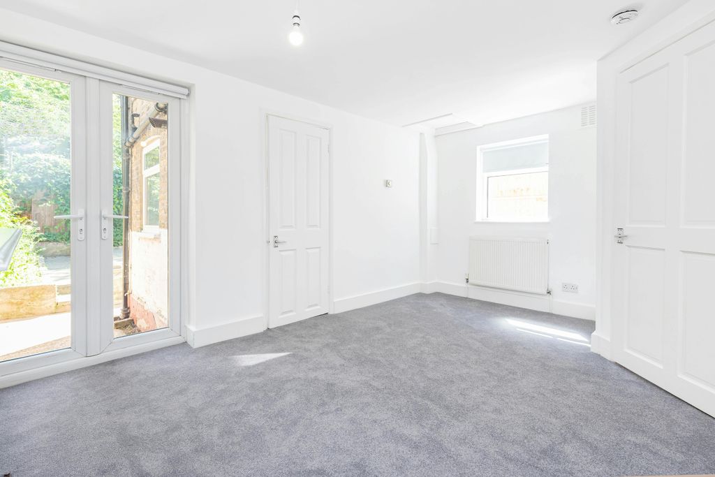 Property photo 2 of 8 Living Room