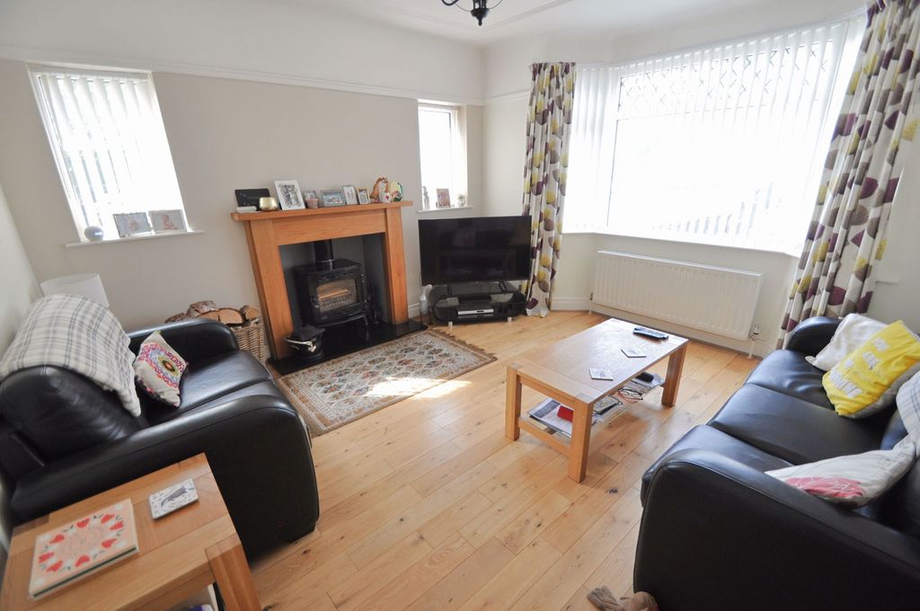 Property photo 3 of 44