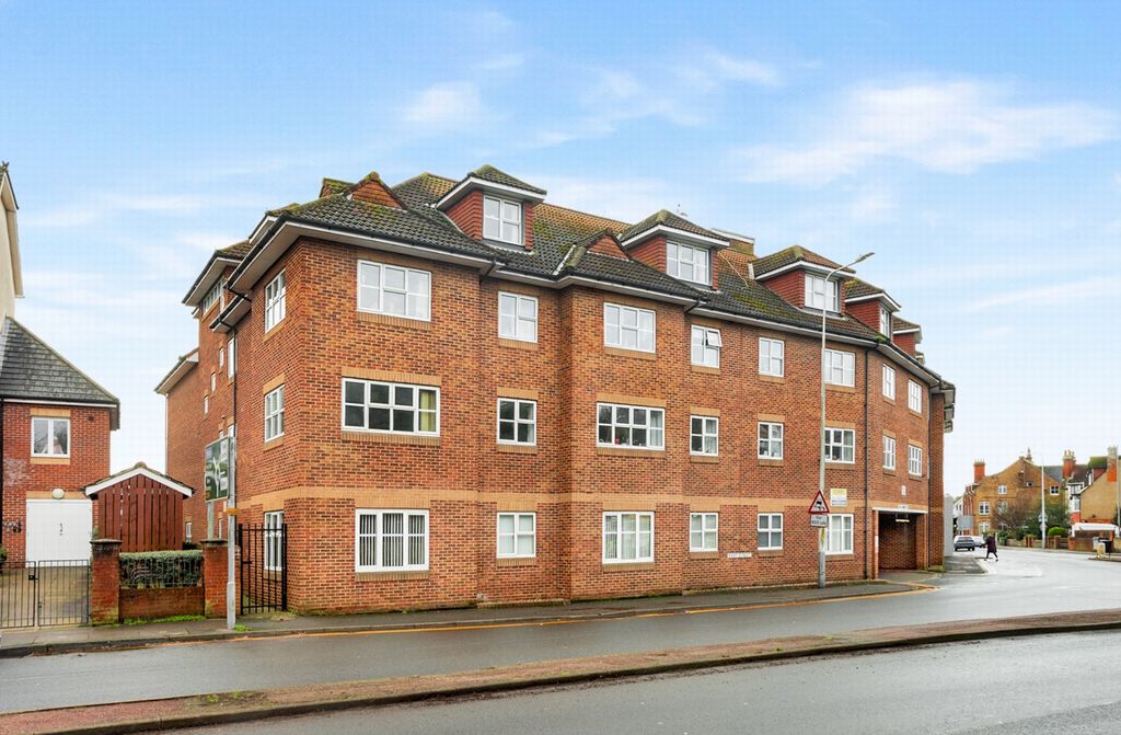 Property photo 1 of 10 Front