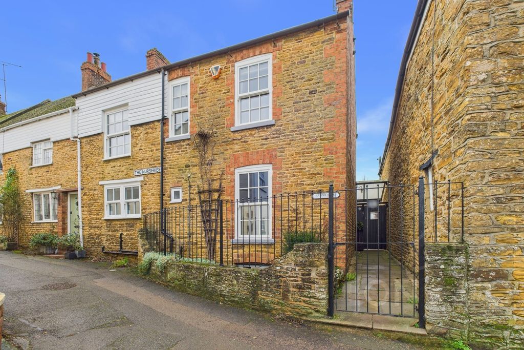 Property photo 2 of 25