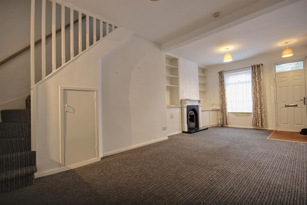 Property photo 3 of 11 Sloe Lane (10).Jpg