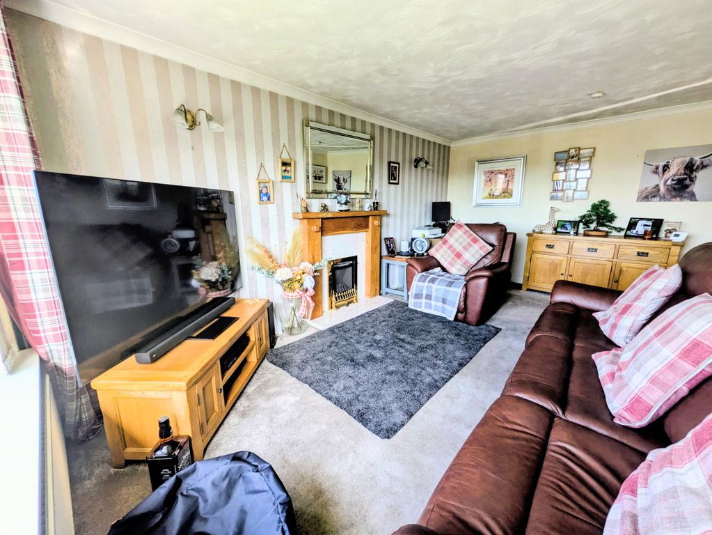 Property photo 3 of 21 1000044266