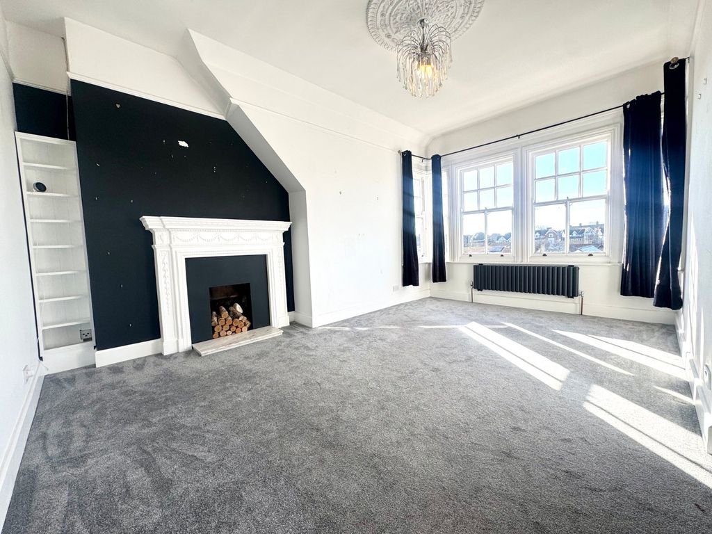 Property photo 2 of 14 Picture No. 21