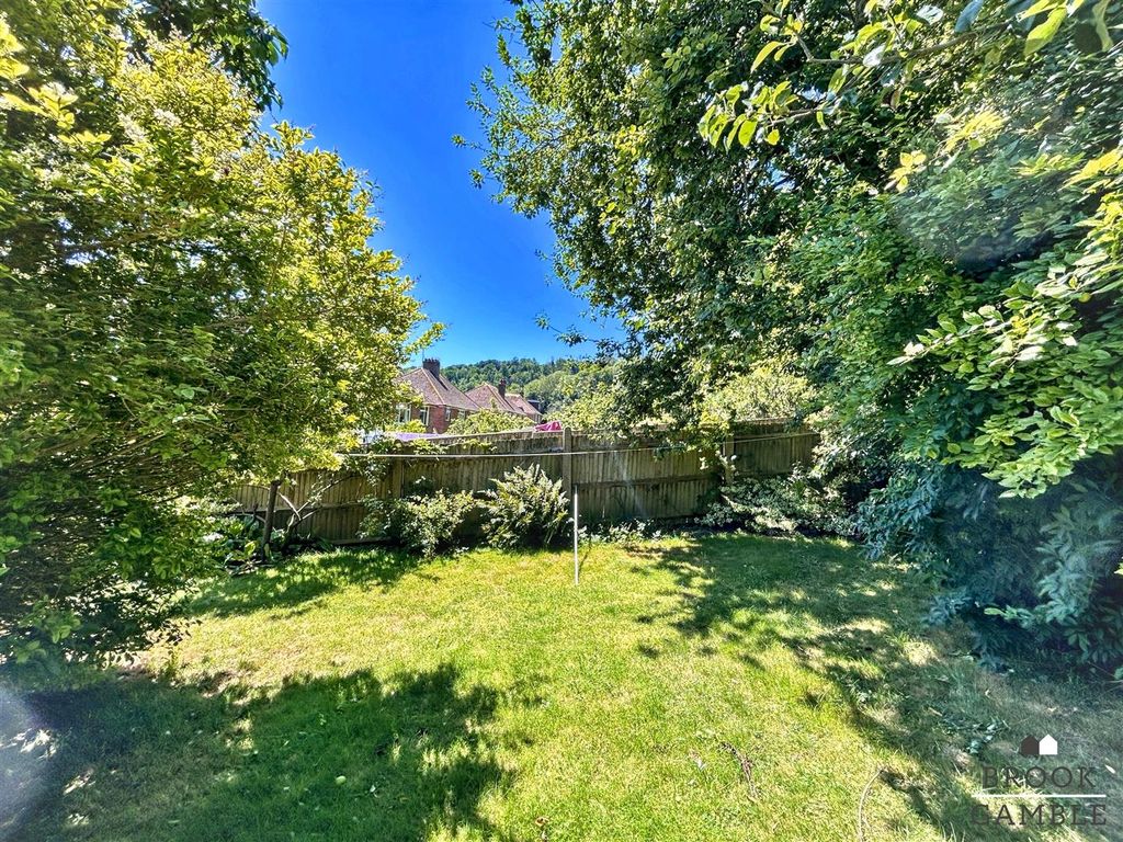Property photo 3 of 17 01323 438506
