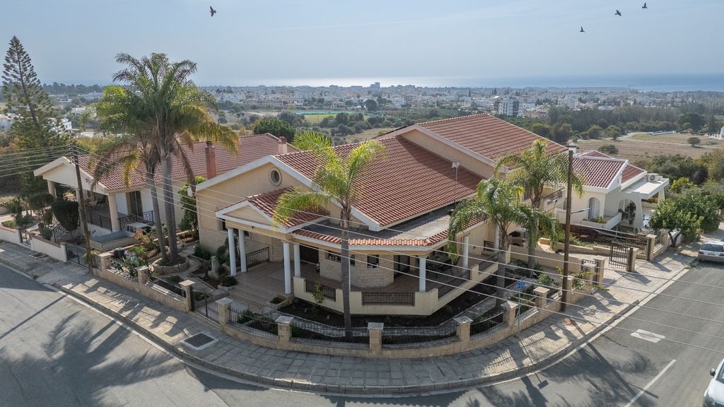 Property photo 1 of 16