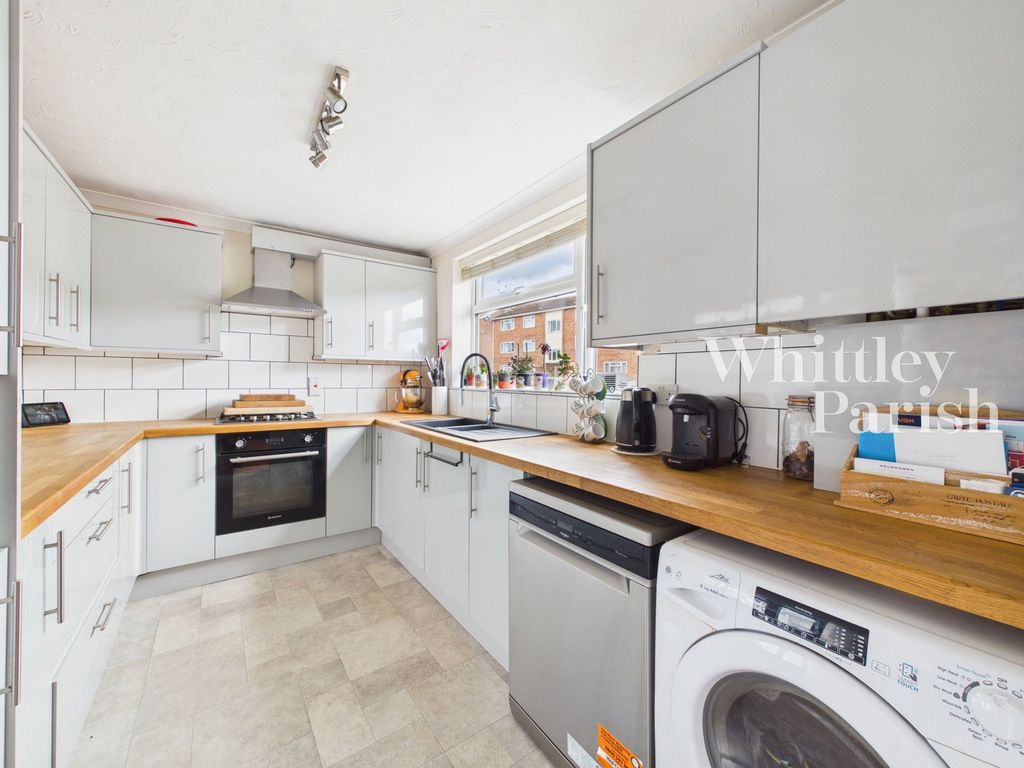 Property photo 2 of 18