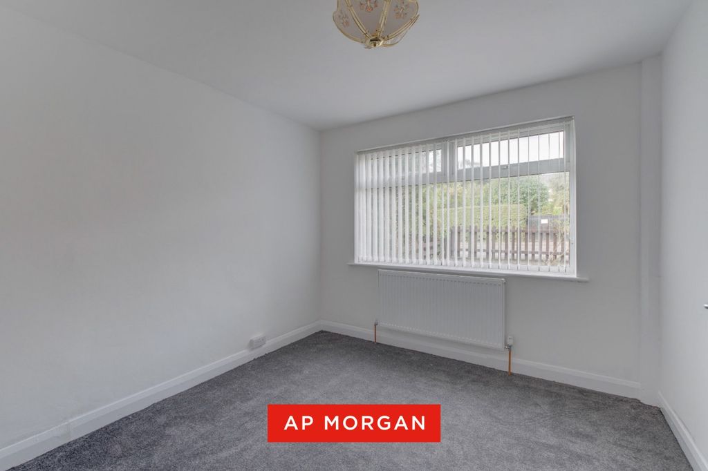 Property photo 2 of 18 Picture No. 34