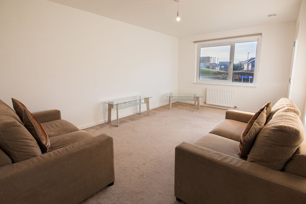 Property photo 2 of 10 Living Room