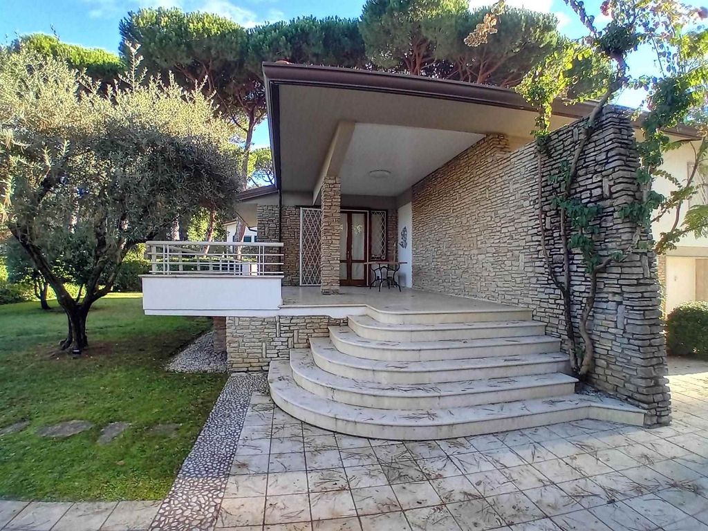 Property photo 2 of 30