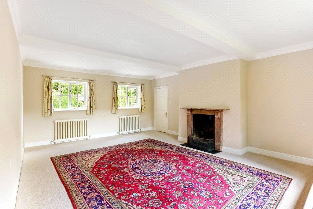 Property photo 2 of 21 Sitting Room