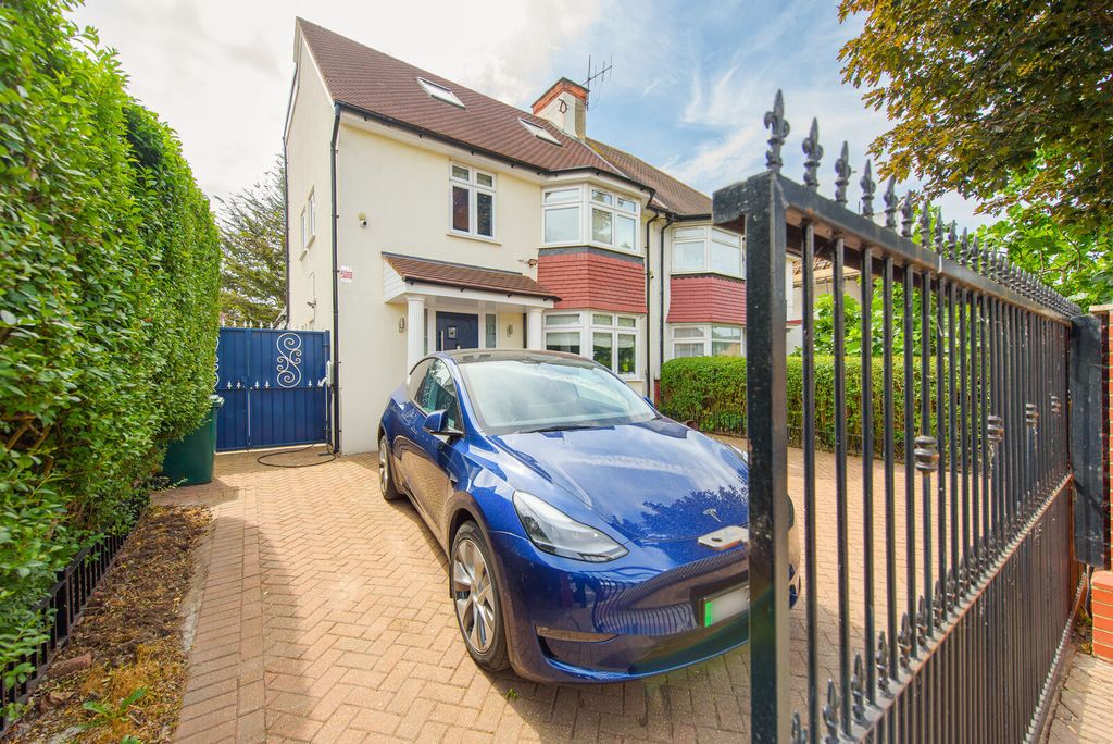 Property photo 1 of 15