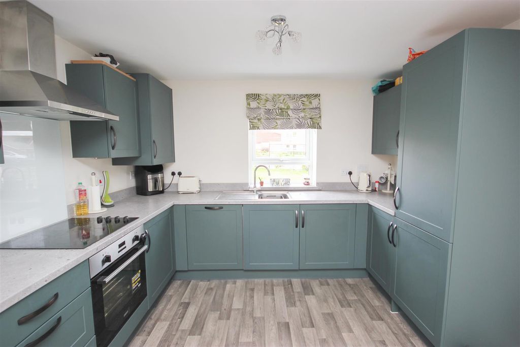Property photo 2 of 14 Kitchen.Jpg
