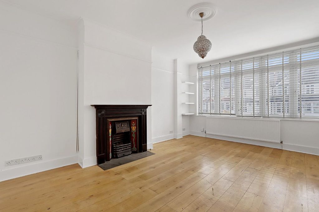 Property photo 2 of 15 10-6d30Jhpropwpen - 33 Chesham Road - 4 (1).Jpg