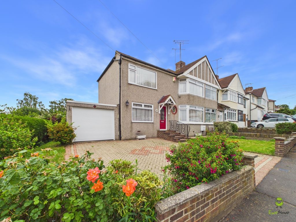 Property photo 1 of 16 Presented By Clinton At Ewemove Bexleyheath And Da