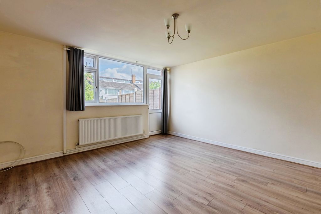 Property photo 3 of 20 Pbox-Img.Jpg