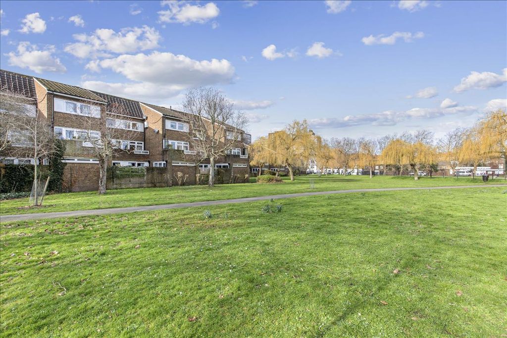 Property photo 3 of 14