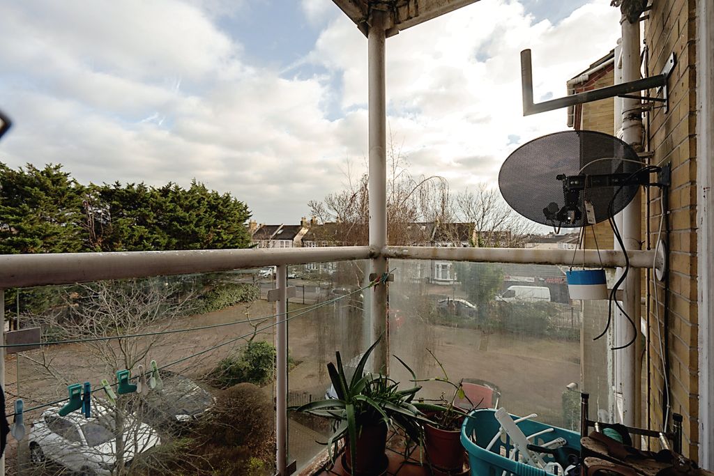 Property photo 3 of 3