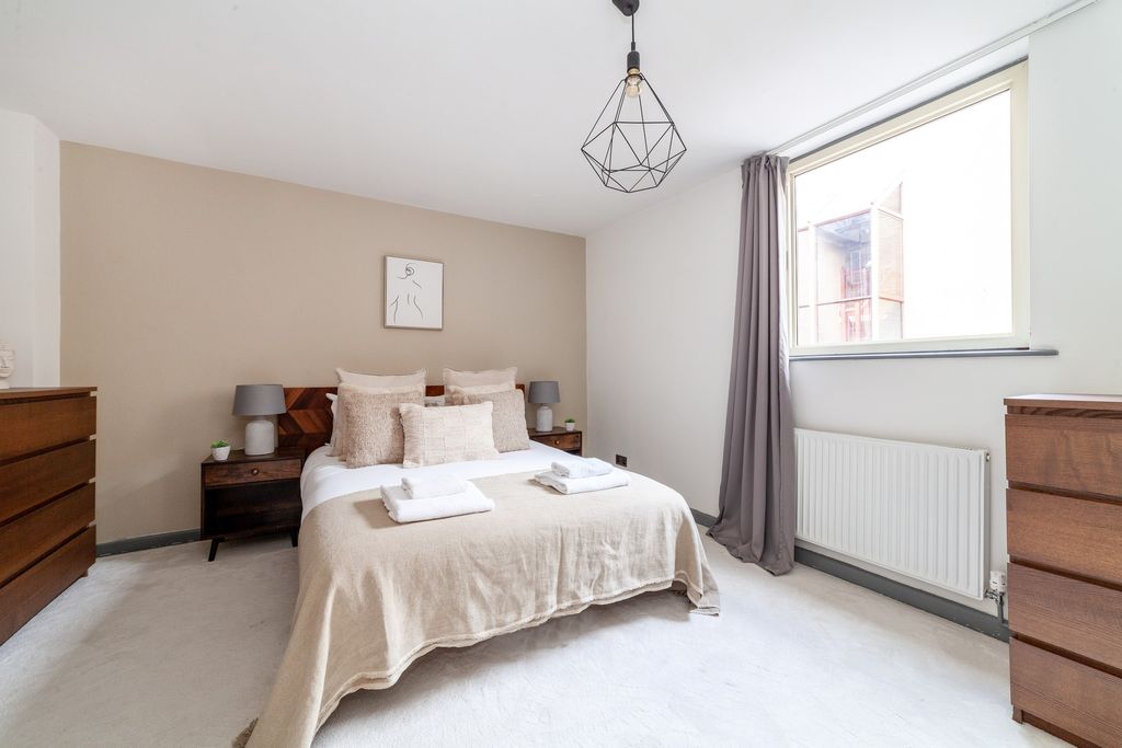 Property photo 3 of 19 Bedroom