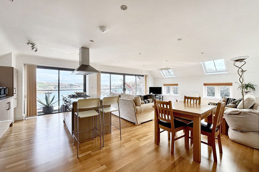Additional image 7 of 2 bed flat for saleQuay Hill, Penryn TR10
