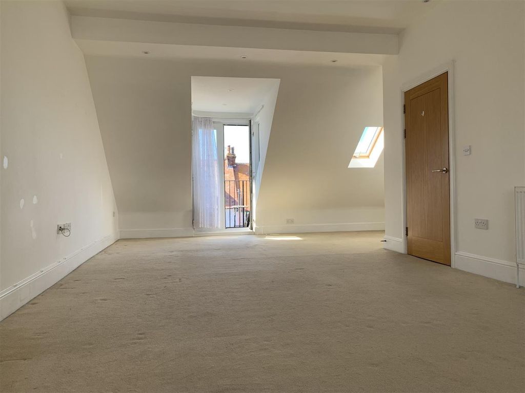 Property photo 3 of 11 Picture 3