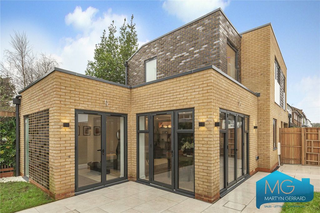 Property photo 2 of 32 Picture No. 38