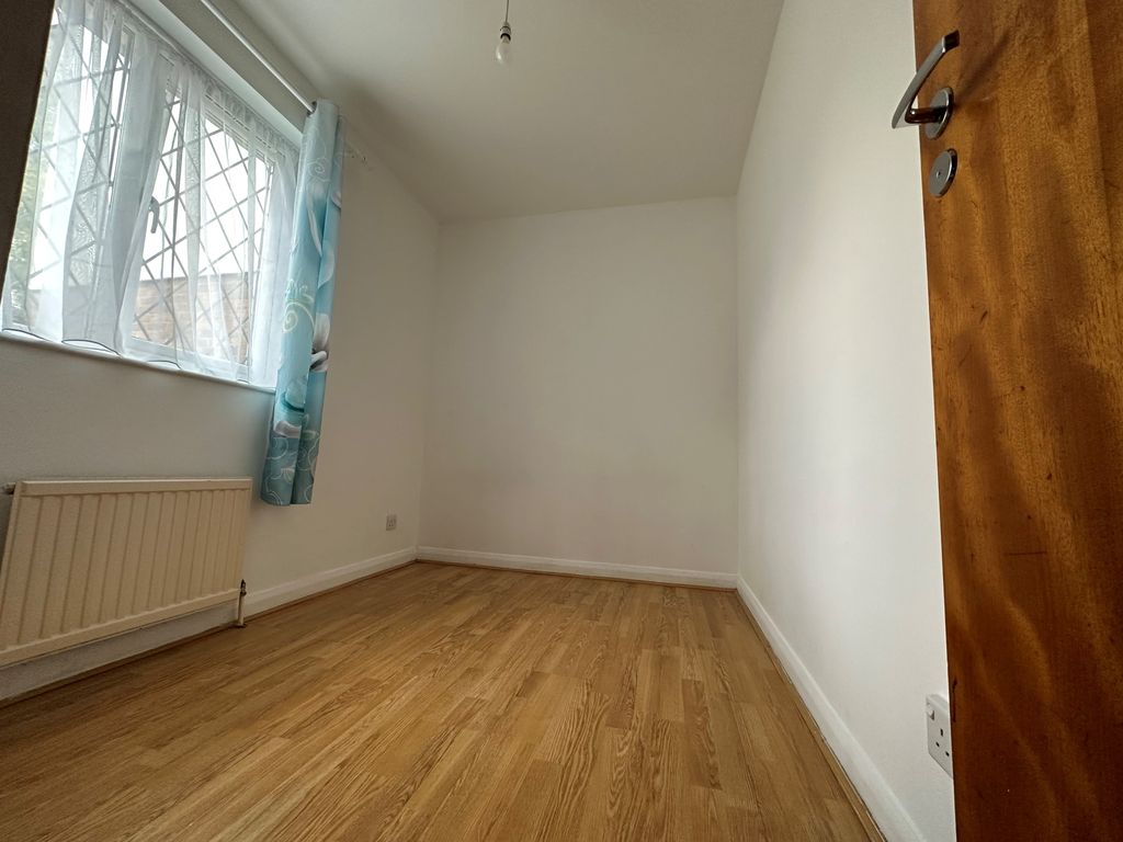 Property photo 3 of 9 Bedroom 2